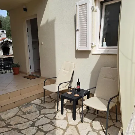 Petra Apartment *